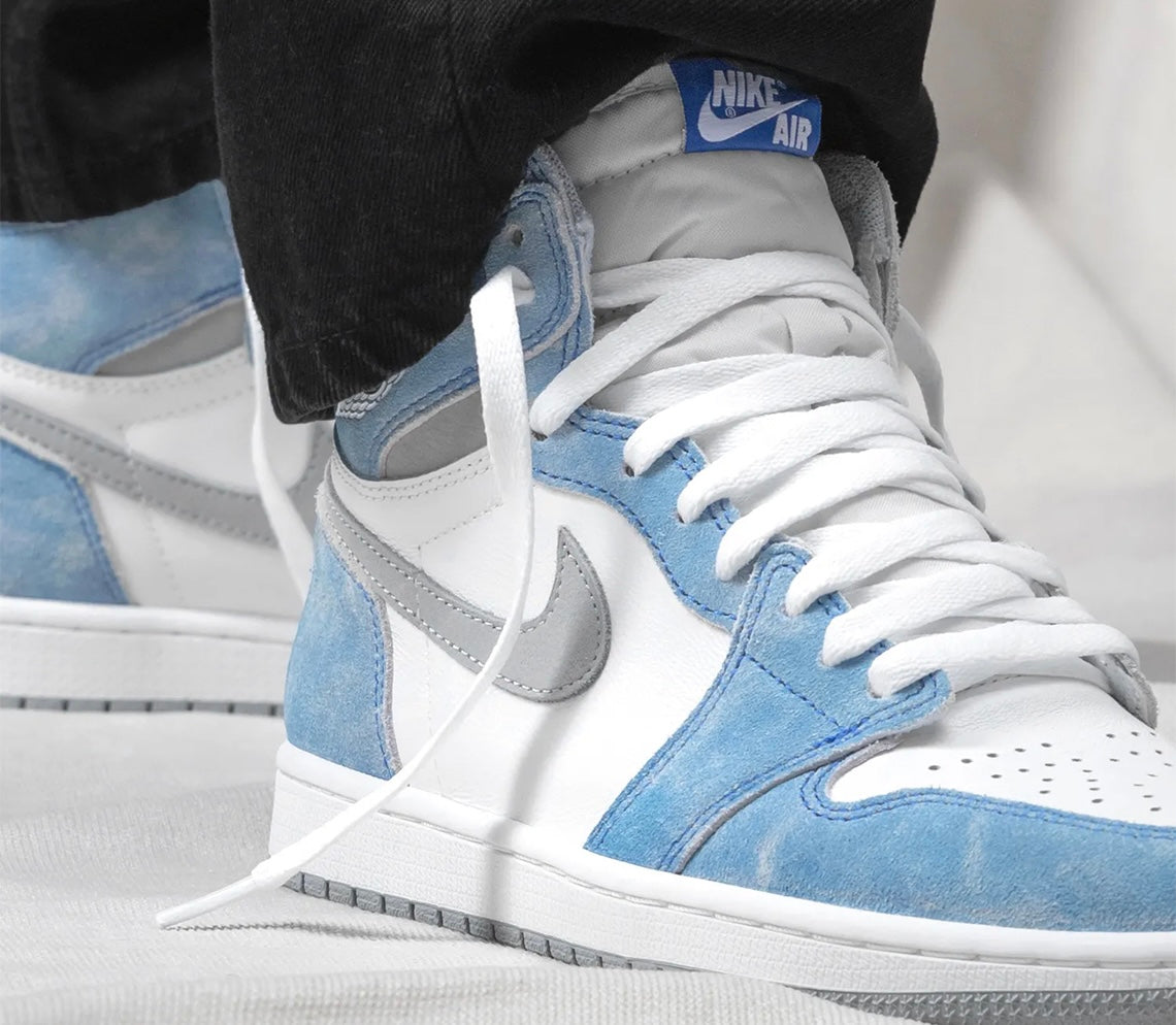Air Jordan 1 High &#39;Hyper Royal&#39;